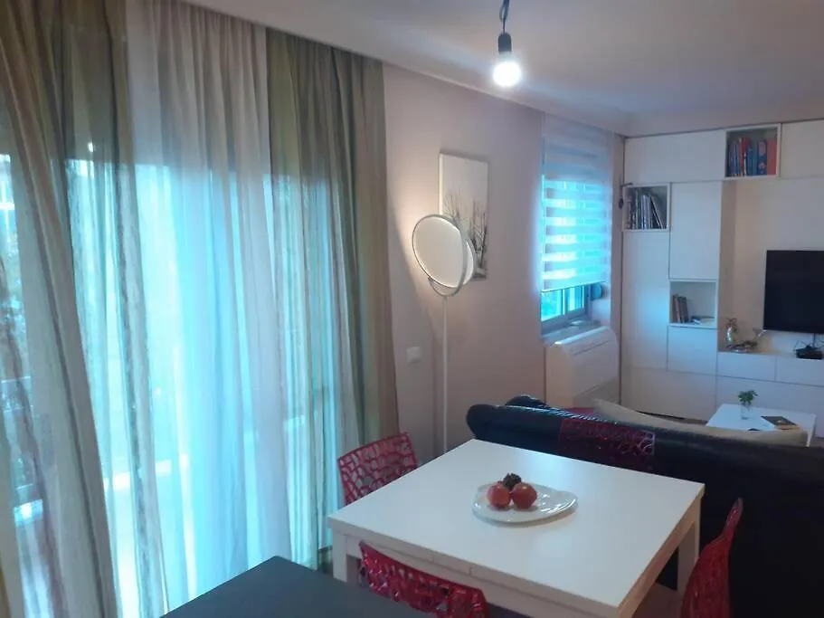 Lake View Apartment Tirana