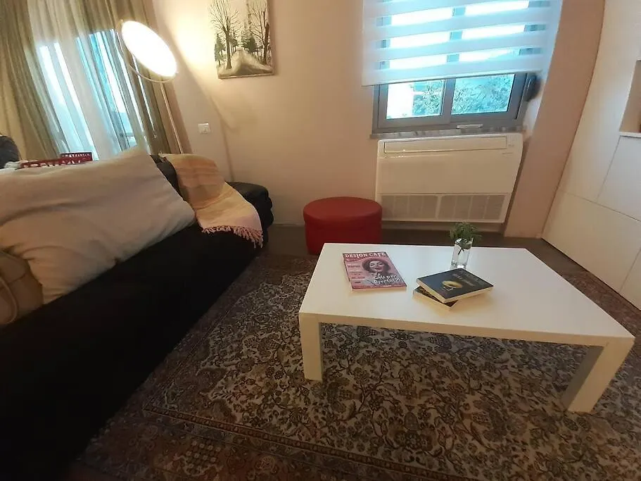 Lake View Apartment Tirana
