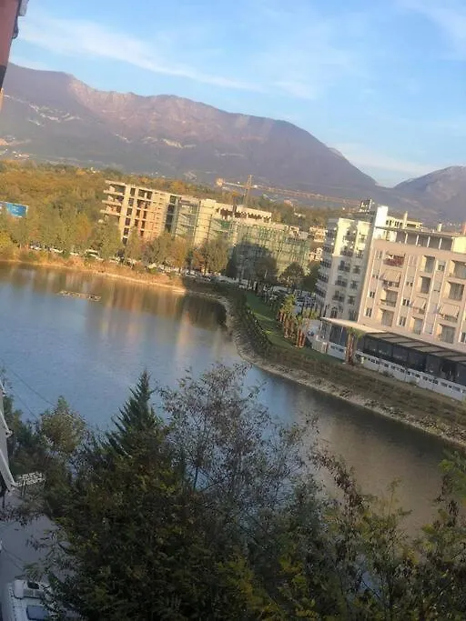 Lake View Apartment Tirana Albánie