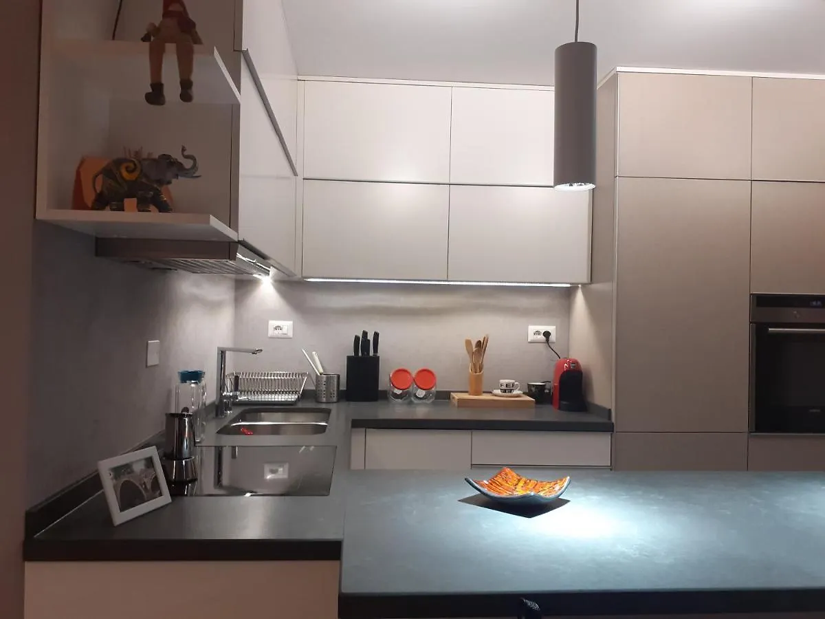 Lake View Apartment Tirana