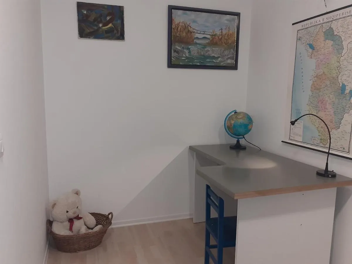 Lake View Apartment Tirana 0*,  Albánie