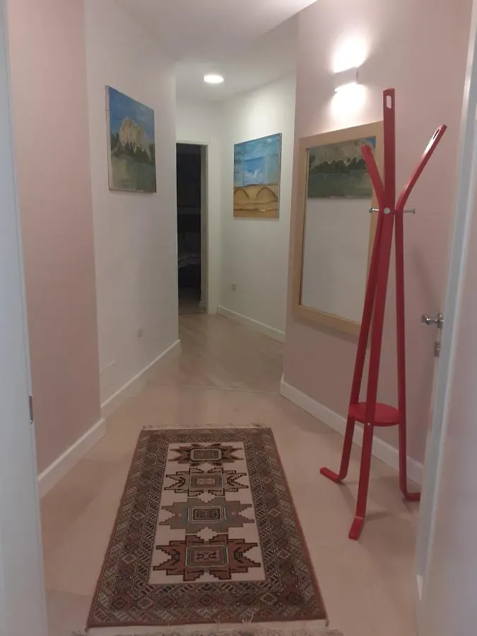 Lake View Apartment Tirana
