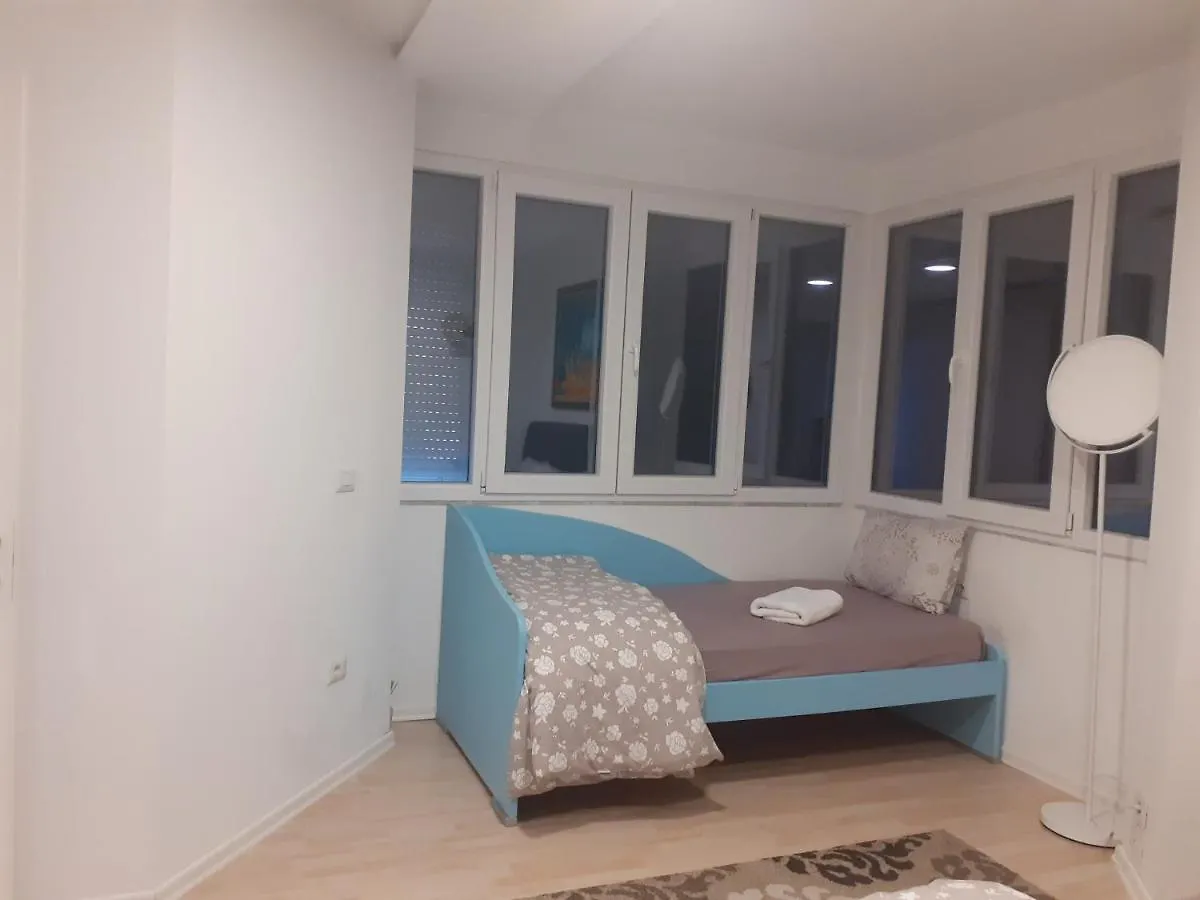 Lake View Apartment Tirana