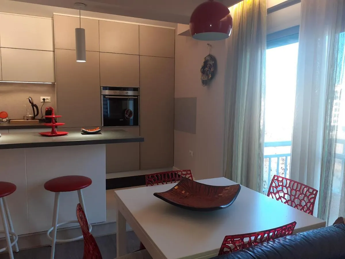 Lake View Apartment Tirana