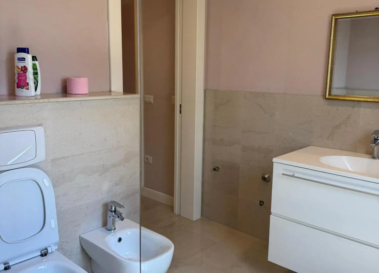 Lake View Apartment Tirana